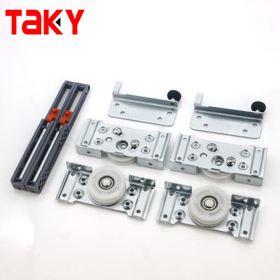 İyi fiyat Sürgülü Gardırop Kapıları için Demir ve Naylon Katlanır Kapı Rulo Tekerlek Bağlantı Parçaları 8.5cm*11cm çevrimiçi